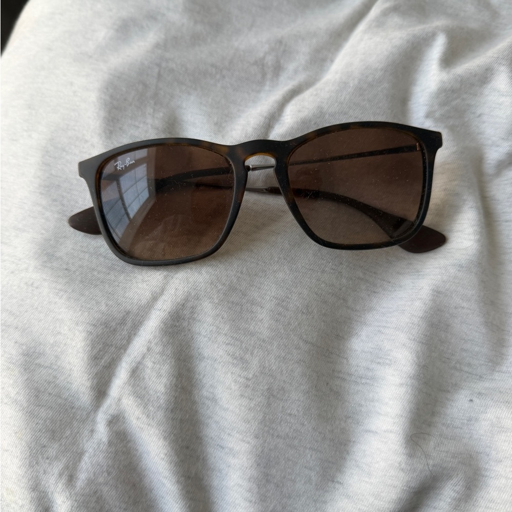 Ray-Ban sunglasses Chris
